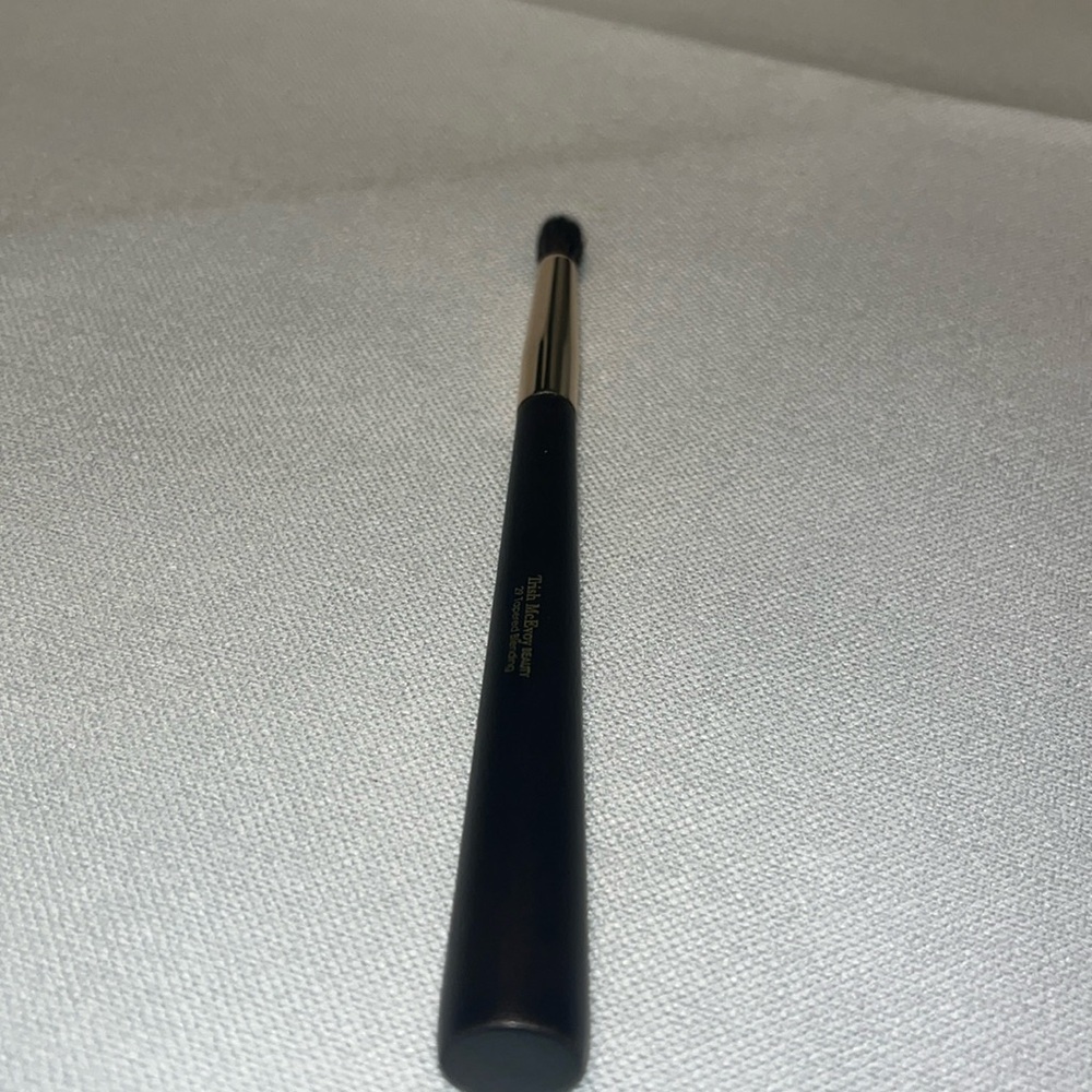 Trish McEvoy blending brush